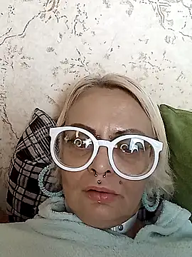 Gardener of Illusions online show from December 2, 2025, 1:24 pm