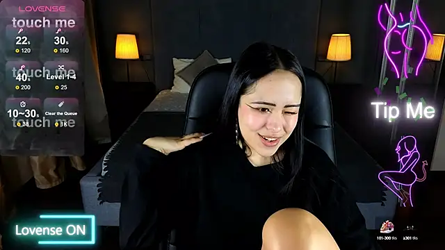 baby  kim online show from March 18, 2025, 7:55 pm