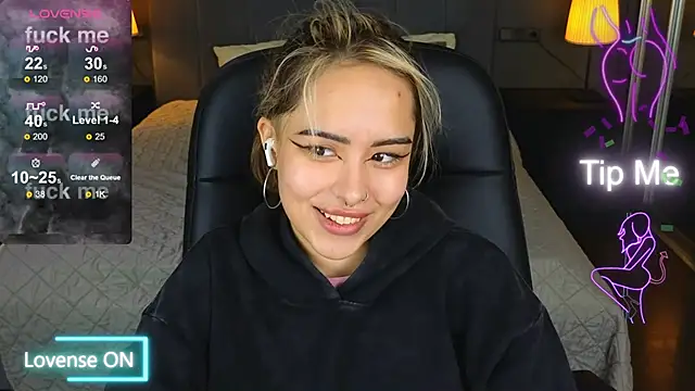 baby  kim online show from October 10, 2025, 9:21 am