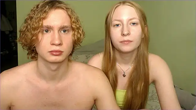 Snapshot of AliceStoneJhonyStone chatting on November 26, 2025, 1:55 pm AliceStoneJhonyStone online show from November 26, 2025, 1:55 pm