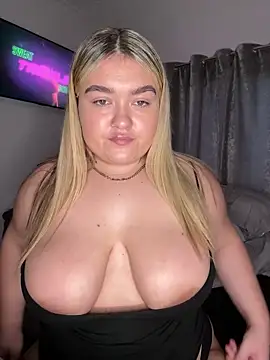 Dolly19x online show from December 5, 2024, 3:23 pm