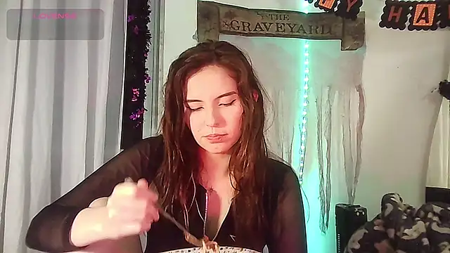 cherrybom969 online show from October 17, 2025, 11:50 pm