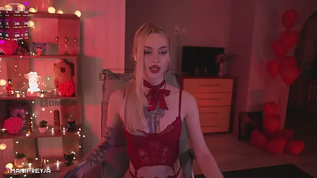 ManiFreyja online show from March 3, 2025, 11:46 pm