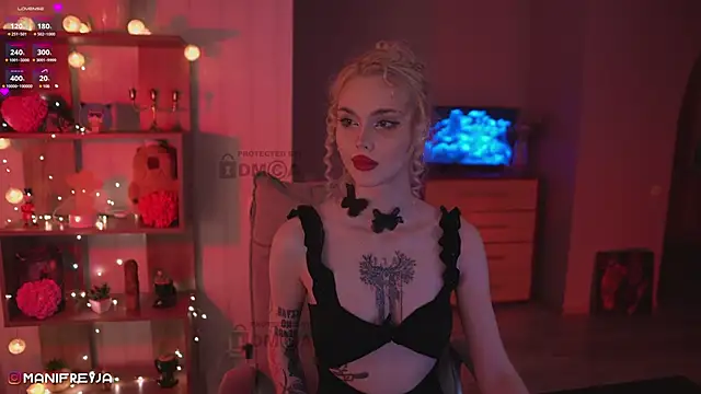 ManiFreyja online show from March 22, 2025, 10:26 pm