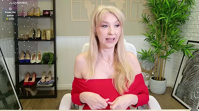 LadyLeea online show from May 12, 2026, 5:04 am