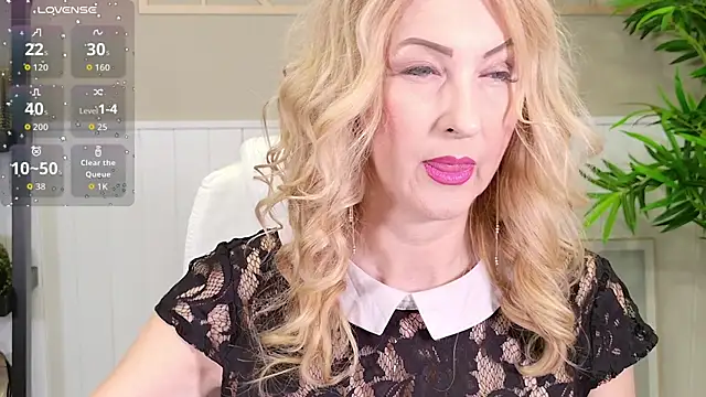 LadyLeea online show from November 17, 2025, 5:33 am