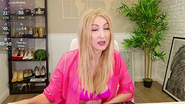 LadyLeea online show from December 5, 2025, 5:28 am