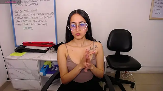 Mia Fischer online show from September 30, 2025, 7:20 pm