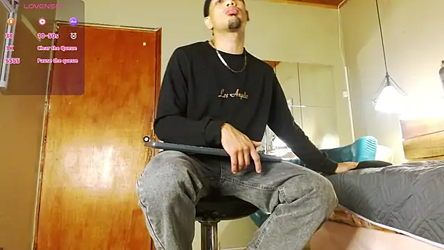 SonicJ25 online show from April 12, 2026, 4:27 am