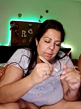 kittymorenita26 online show from February 7, 2025, 11:13 pm