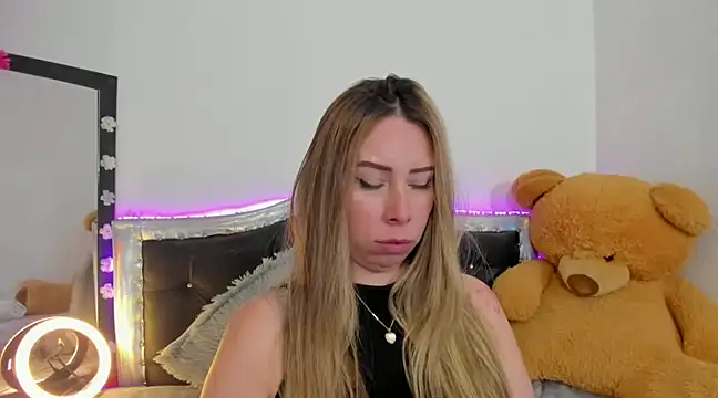 JanneKim online show from March 12, 2025, 8:09 pm