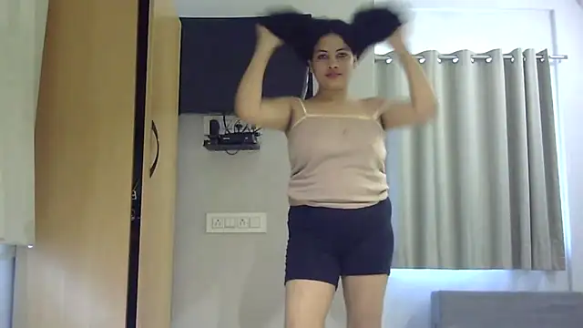 tripti2 online show from May 14, 2026, 5:48 am