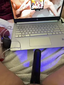 yourcutesarah online show from November 6, 2025, 1:26 pm