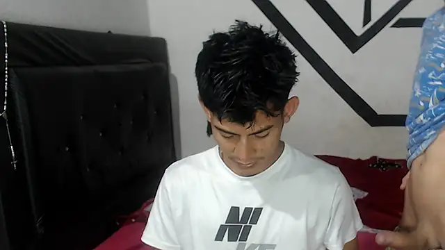 Snapshot of badssboys_always chatting on January 17, 2025, 8:44 pm badssboys always online show from January 17, 2025, 8:44 pm