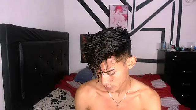 Snapshot of badssboys_always chatting on December 14, 2024, 9:13 pm badssboys always online show from December 14, 2024, 9:13 pm