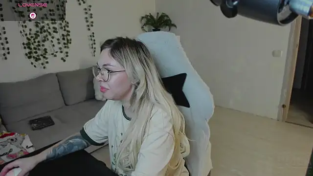 Snapshot of whoa-hoa-hoa-hoa-hoa chatting on January 14, 2026, 8:12 pm whoa-hoa-hoa-hoa-hoa online show from January 14, 2026, 8:12 pm