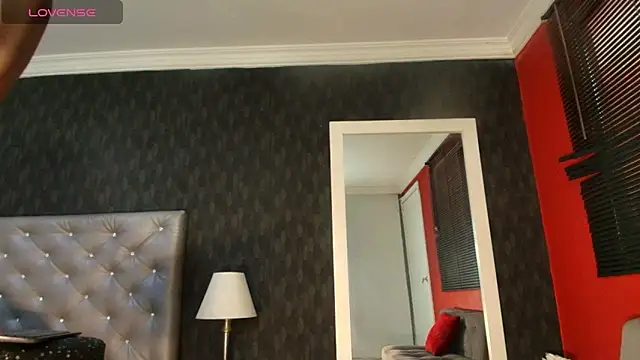 KENDER21  online show from October 4, 2025, 8:10 pm