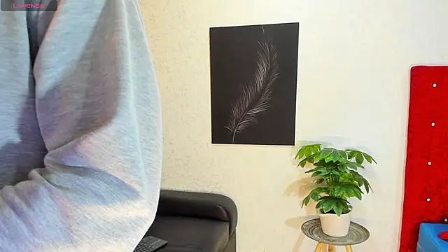 KENDER21  online show from September 17, 2025, 8:33 pm