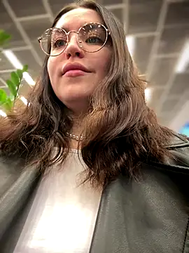 meow girl online show from November 28, 2025, 8:03 am