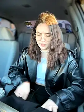 meow girl online show from November 15, 2025, 11:14 am