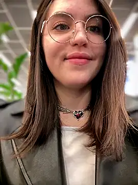 meow girl online show from October 12, 2025, 10:05 am