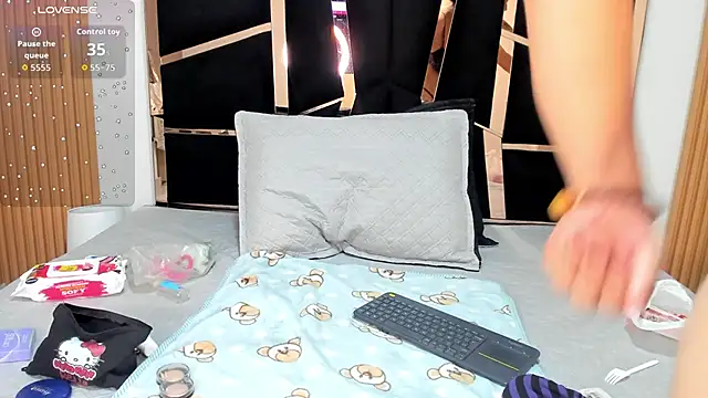 yahaira  online show from December 5, 2025, 12:48 pm