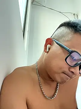 lixiaoshuai8 online show from October 20, 2025, 4:36 am