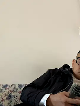 lixiaoshuai8 online show from December 4, 2025, 6:01 am