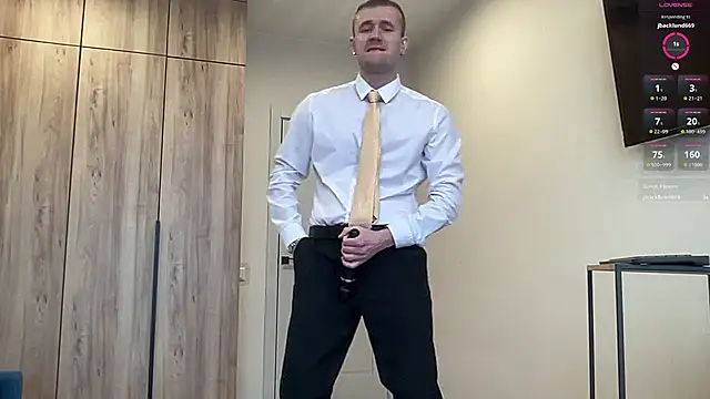 cute mark online show from March 6, 2026, 6:19 am