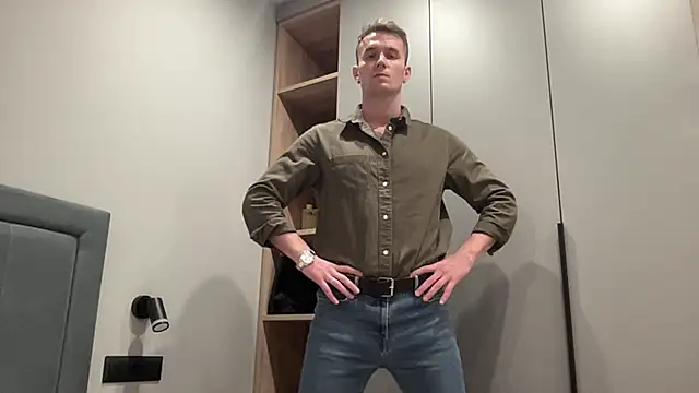 cute mark online show from October 26, 2025, 5:57 pm