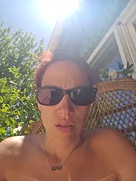 Lily-Diabl3ss online show from June 18, 2026, 12:21 pm