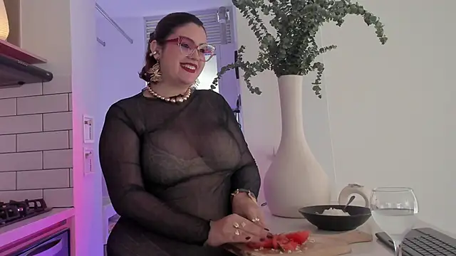 Snapshot of Candelariia_ chatting on March 6, 2025, 7:21 pm Candelariia online show from March 6, 2025, 7:21 pm