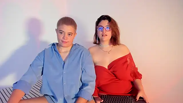 Snapshot of Candelariia_ chatting on March 13, 2025, 2:05 am Candelariia online show from March 13, 2025, 2:05 am