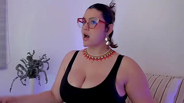 Snapshot of Candelariia_ chatting on March 22, 2025, 5:31 pm Candelariia online show from March 22, 2025, 5:31 pm