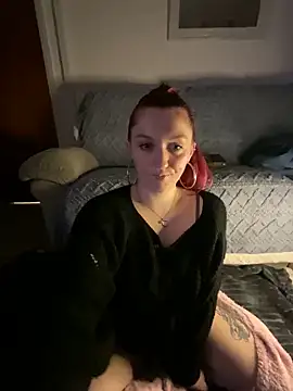 Snapshot of Stoner_BarbieXX chatting on January 2, 2025, 10:22 pm Stoner BarbieXX online show from January 2, 2025, 10:22 pm