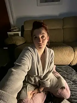 Snapshot of Stoner_BarbieXX chatting on March 7, 2025, 10:54 pm Stoner BarbieXX online show from March 7, 2025, 10:54 pm