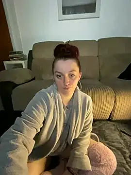 Snapshot of Stoner_BarbieXX chatting on March 11, 2025, 10:42 pm Stoner BarbieXX online show from March 11, 2025, 10:42 pm