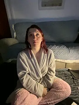 Snapshot of Stoner_BarbieXX chatting on February 15, 2025, 10:52 pm Stoner BarbieXX online show from February 15, 2025, 10:52 pm