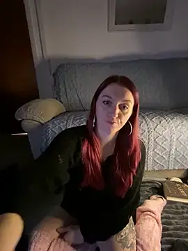 Snapshot of Stoner_BarbieXX chatting on December 29, 2024, 10:25 pm Stoner BarbieXX online show from December 29, 2024, 10:25 pm
