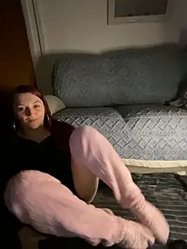 Snapshot of Stoner_BarbieXX chatting on December 31, 2024, 10:23 pm Stoner BarbieXX online show from December 31, 2024, 10:23 pm
