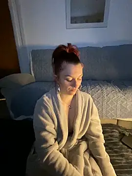 Snapshot of Stoner_BarbieXX chatting on January 14, 2025, 10:12 pm Stoner BarbieXX online show from January 14, 2025, 10:12 pm