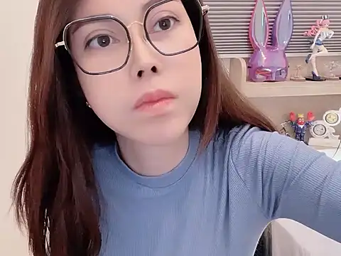 Zozo qq online show from November 8, 2025, 4:21 pm