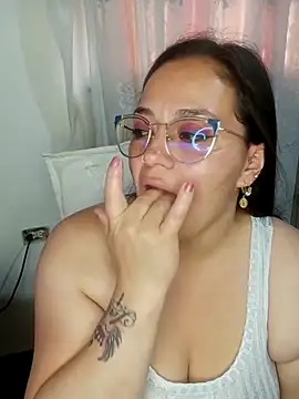 Snapshot of emily_sweet13 chatting on March 8, 2025, 10:13 pm emily sweet13 online show from March 8, 2025, 10:13 pm