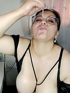 Snapshot of emily_sweet13 chatting on March 10, 2025, 9:40 pm emily sweet13 online show from March 10, 2025, 9:40 pm