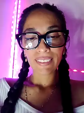 chloewildd  online show from November 11, 2025, 3:23 am