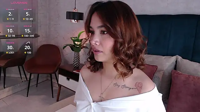 AdeleAndersonn online show from September 17, 2025, 8:00 pm