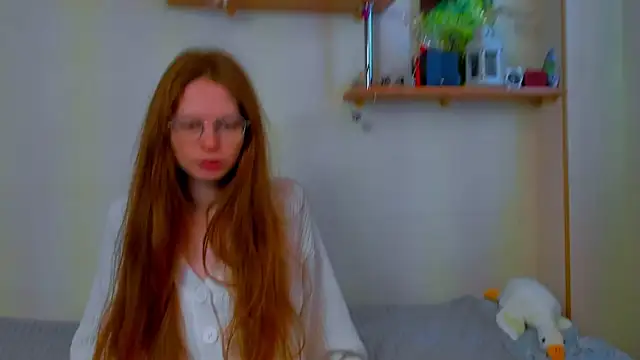 Snapshot of Fire_Luna chatting on February 16, 2026, 5:50 am Fire Luna online show from February 16, 2026, 5:50 am