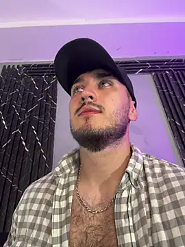 Zionmattis online show from April 24, 2026, 1:40 am