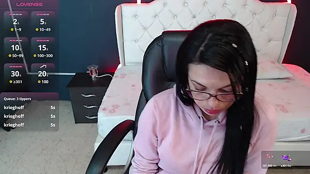 Snapshot of Danielle-Smithh chatting on February 9, 2025, 3:32 am Danielle-Smithh online show from February 9, 2025, 3:32 am