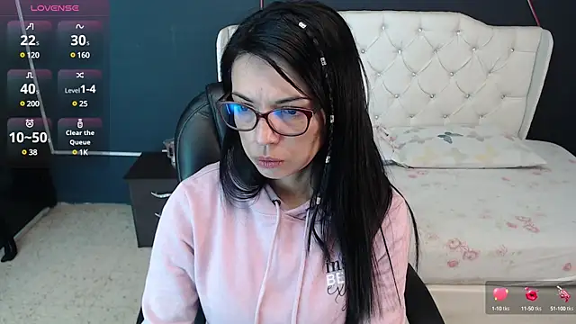 Snapshot of Danielle-Smithh chatting on February 8, 2025, 9:15 pm Danielle-Smithh online show from February 8, 2025, 9:15 pm